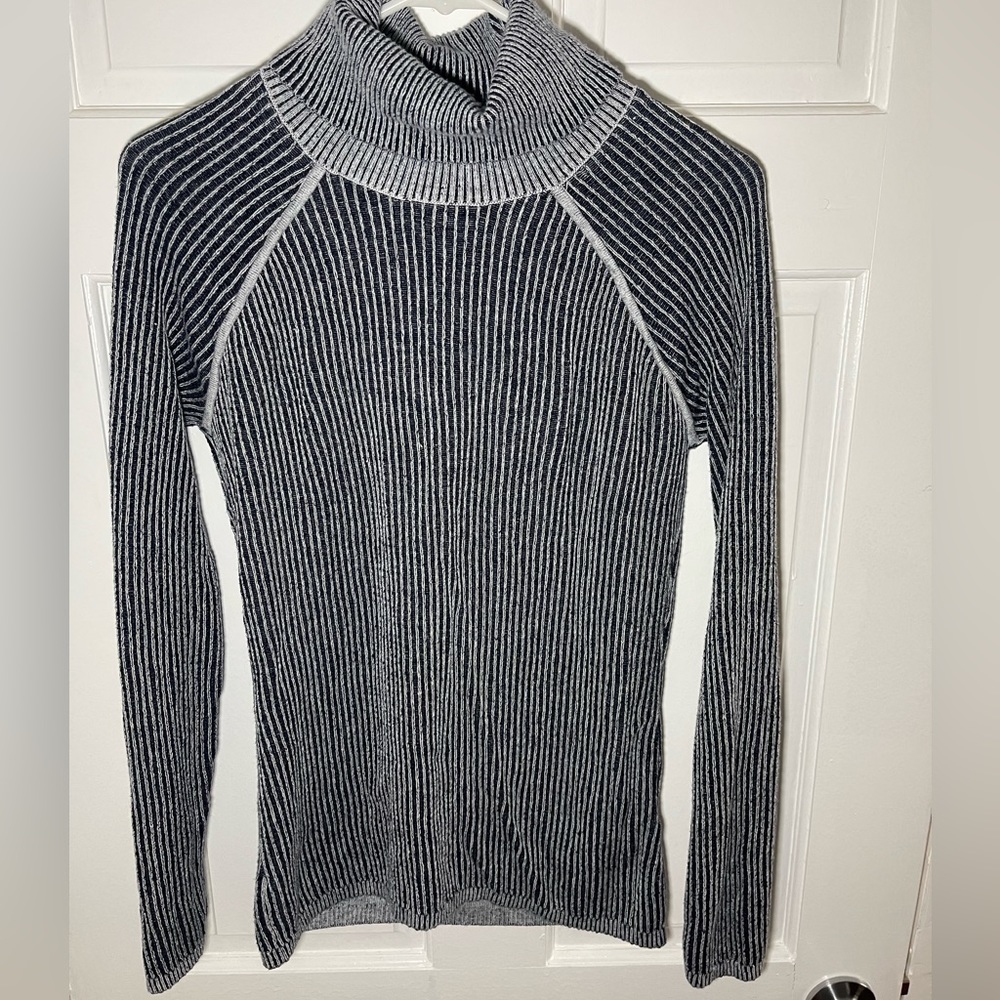 Abercrombie & Fitch Small